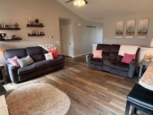 1716 Meade Court, Pacific, MO 63069