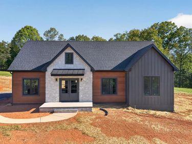 9041 Stonewall Road, Appomattox, VA 24522