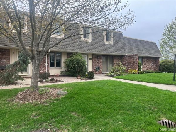 5365 Breeze Hill Place , Troy, MI 48098