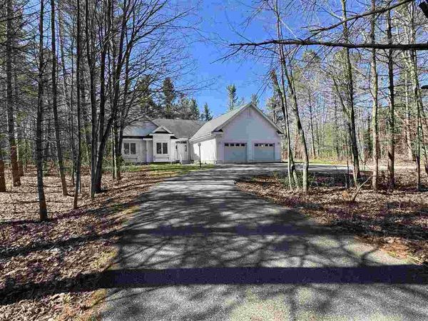 780 Meadow Ln, Harbor Springs, MI 49740