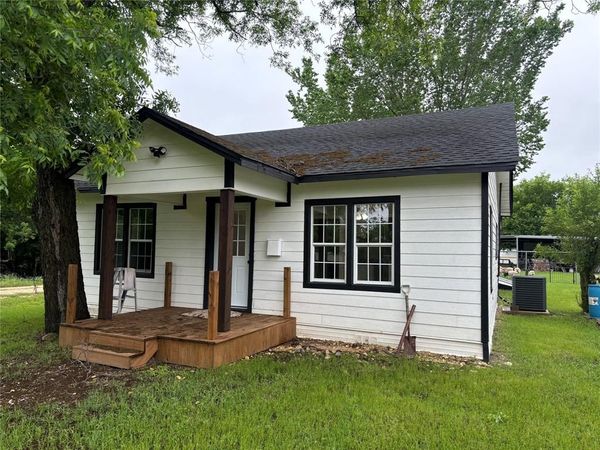 315 S Barry Street, Mertens, TX 76666