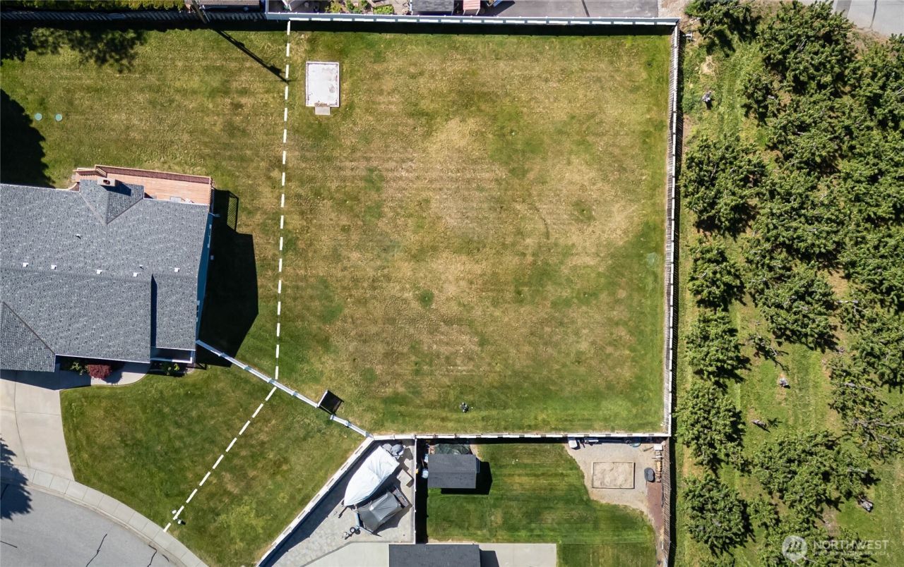 2042 Autumn Drive, East Wenatchee, WA 98802 Main Photo
