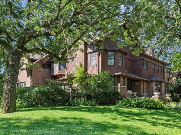 2000 Irving Avenue S, Minneapolis, MN 55405