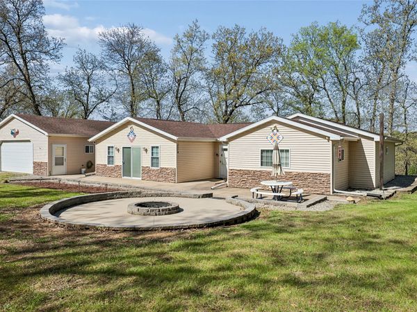109 Bramble Drive, Montezuma, IA 50171