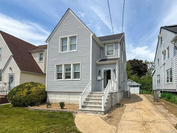 119 Munro Boulevard, Valley Stream, NY 11581