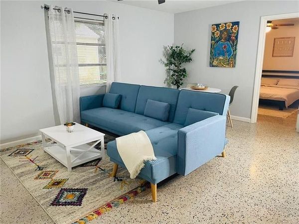 316 SW 15th Street, Unit 4, Fort Lauderdale, FL 33315