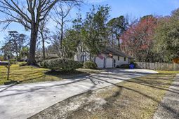 18 Shadowmoss Parkway photo 4