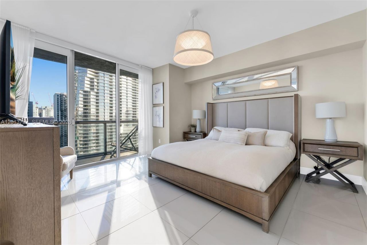 475 Brickell Ave, Unit 3515, Miami, FL 33131 Photo