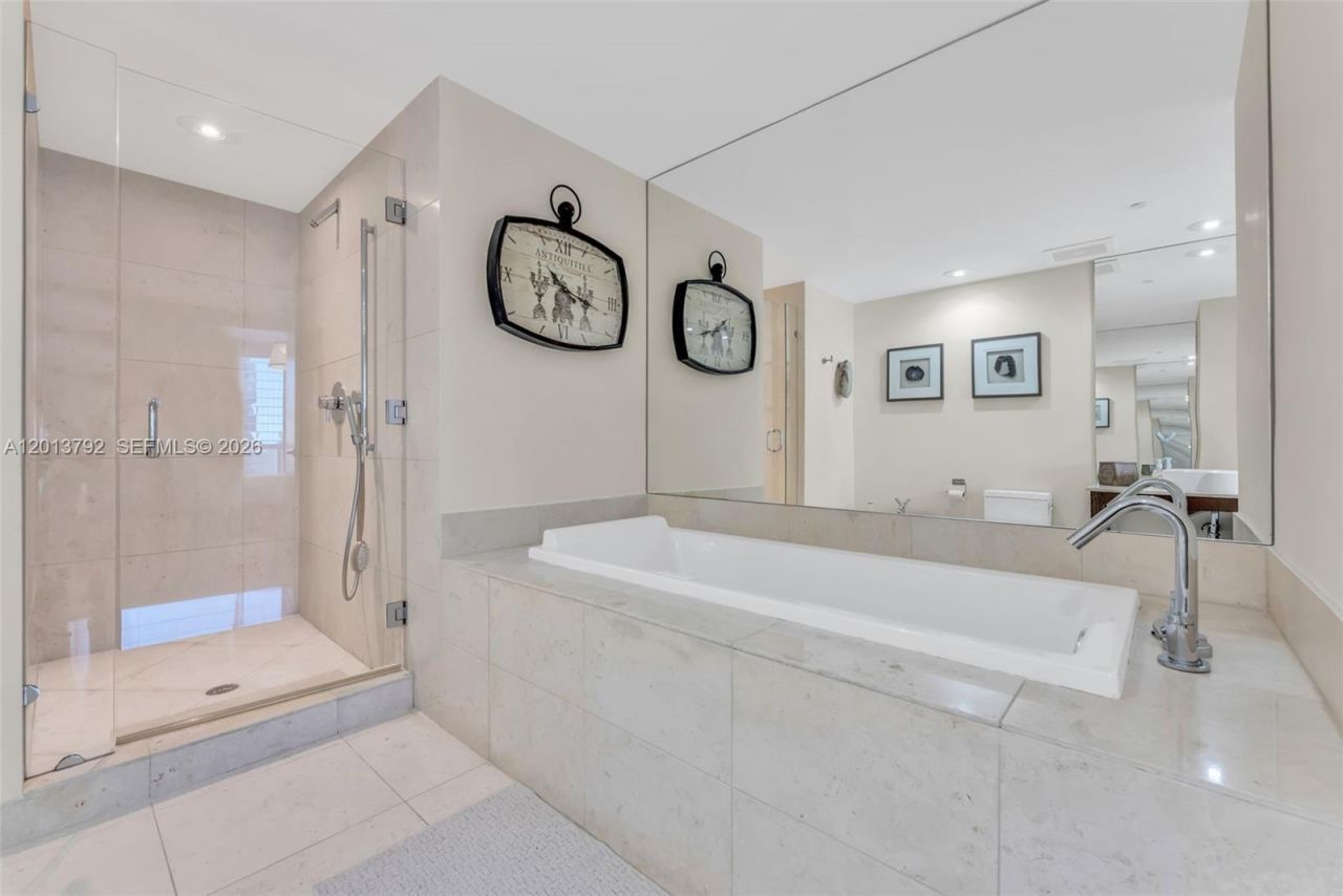 475 Brickell Ave, Unit 3515, Miami, FL 33131 Photo