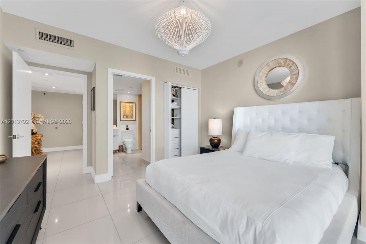 475 Brickell Ave, Unit 3515, Miami, FL 33131 Photo