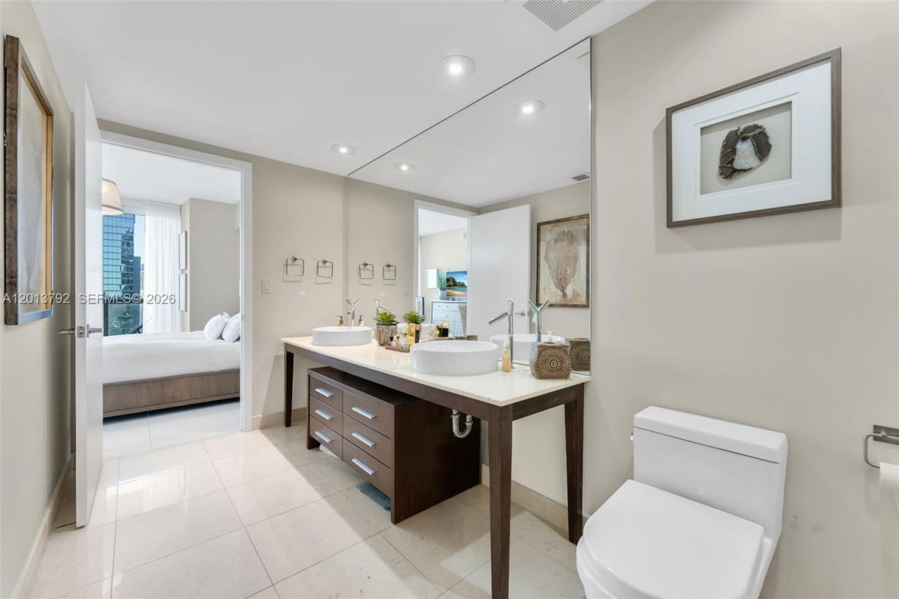 475 Brickell Ave, Unit 3515, Miami, FL 33131 Photo