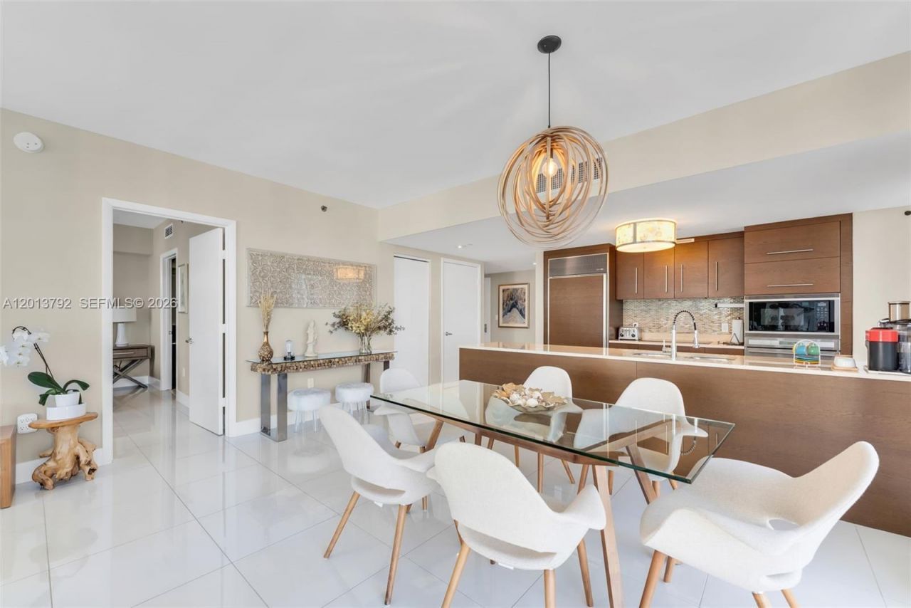 475 Brickell Ave, Unit 3515, Miami, FL 33131 Photo