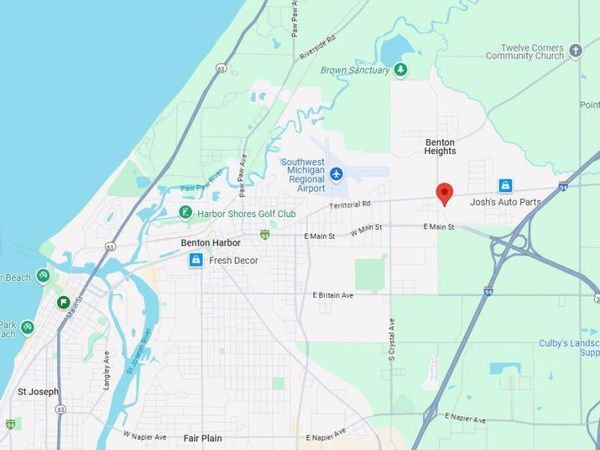 425 N Euclid Avenue, Benton Harbor, MI 49022