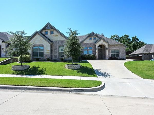 149 Fairweather Drive, Burleson, TX 76028