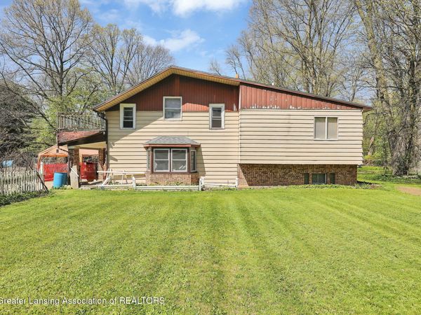 5440 Hughes Road, Lansing, MI 48911