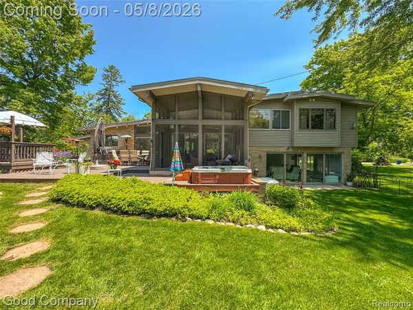 30239 Hickory Lane, Franklin Vlg, MI 48025
