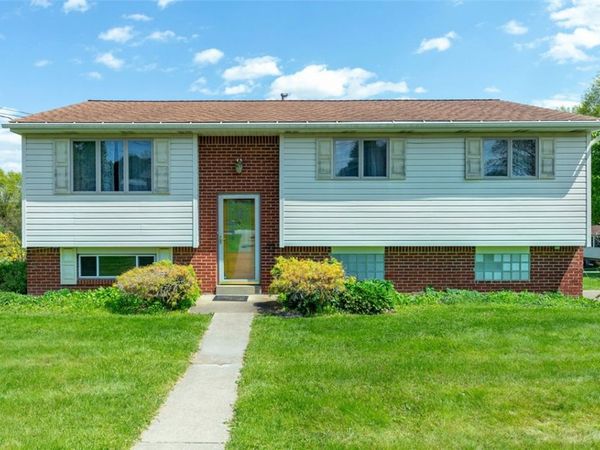 102 Kenneth Dr, Delmont, PA 15626