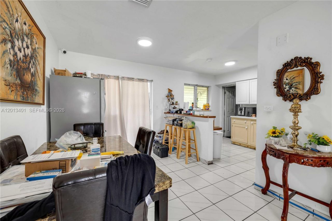 10370 SW 44th St, Miami, FL 33165 Photo
