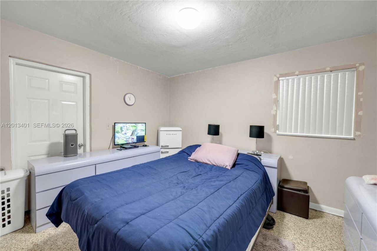 10370 SW 44th St, Miami, FL 33165 Photo