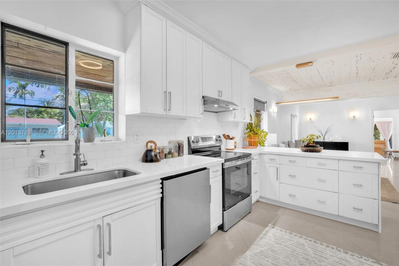 470 NE 113th St , Unit 1, Miami, FL 33161 Photo