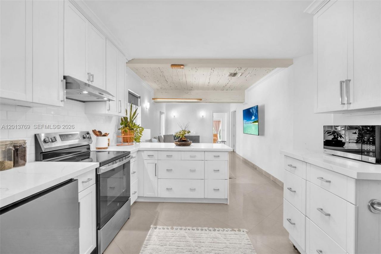 470 NE 113th St , Unit 1, Miami, FL 33161 Photo