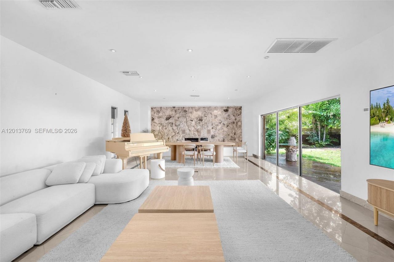 470 NE 113th St , Unit 1, Miami, FL 33161 Photo