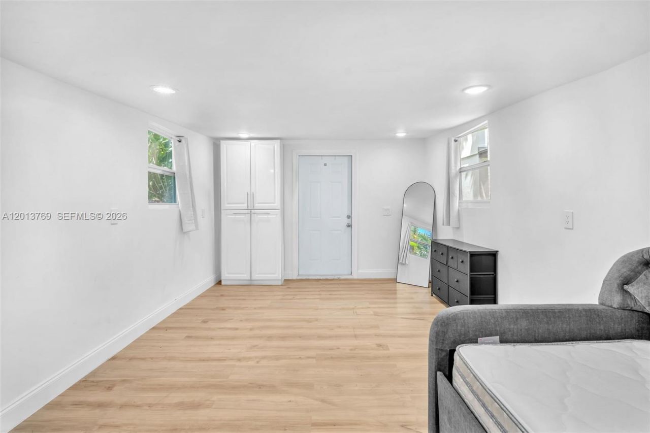 470 NE 113th St , Unit 1, Miami, FL 33161 Photo