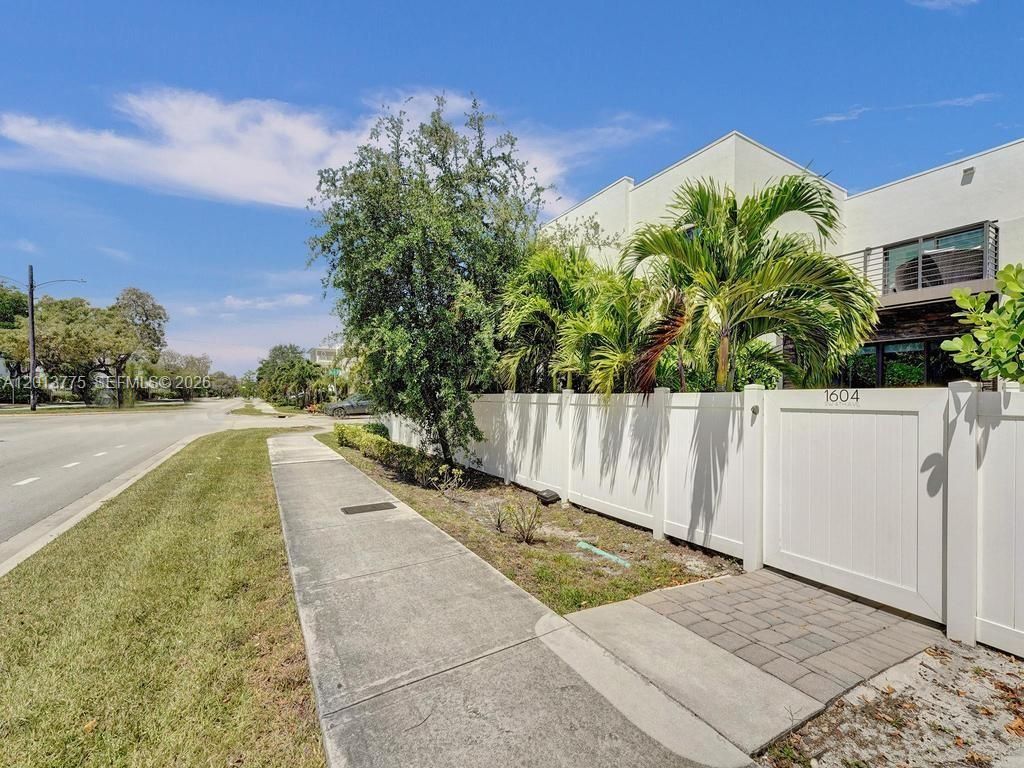 1604 SW 4th Ave, Fort Lauderdale, FL 33315 Photo