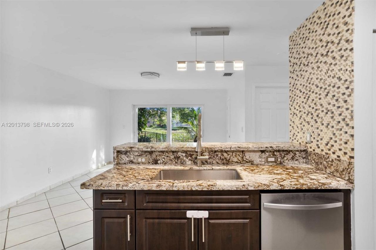 192 SW 204th Ave, Unit 192, Pembroke Pines, FL 33029 Photo