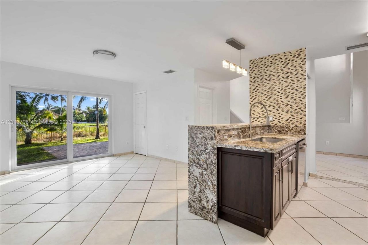 192 SW 204th Ave, Unit 192, Pembroke Pines, FL 33029 Photo