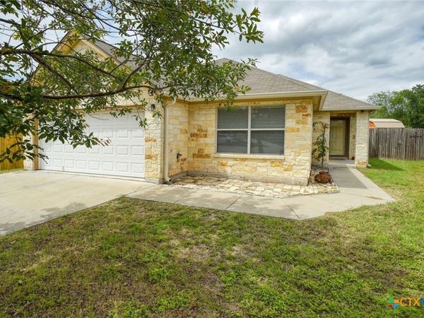1316 Fern Court , Gonzales, TX 78629