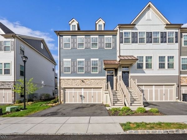 19 Dahlia Dr, Warren, NJ 07059