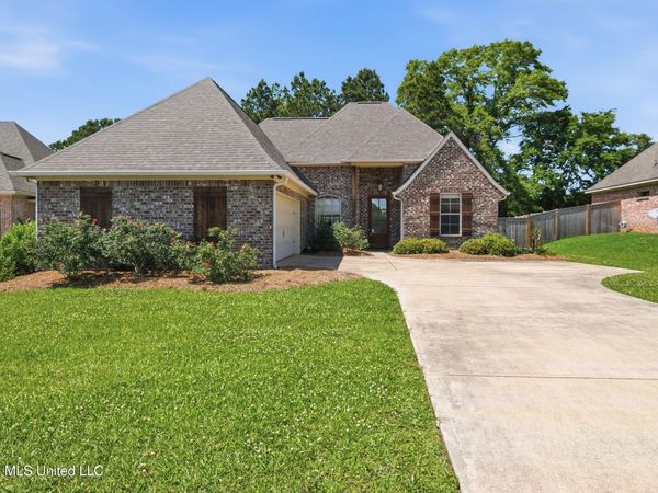 118 Sweetbriar Circle, Canton, MS 39046