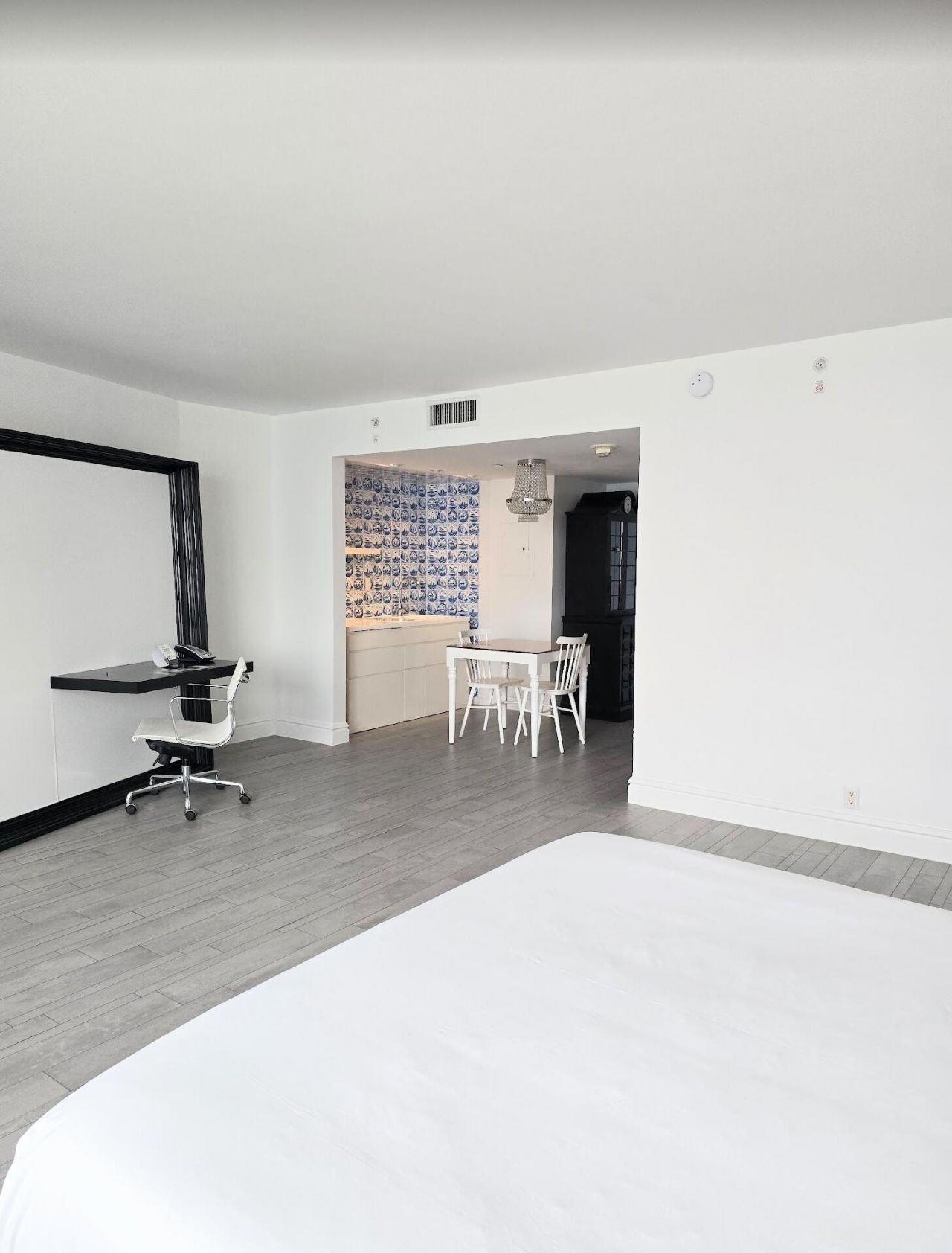 1100 West Avenue, Unit 918, Miami Beach, FL 33139 Photo