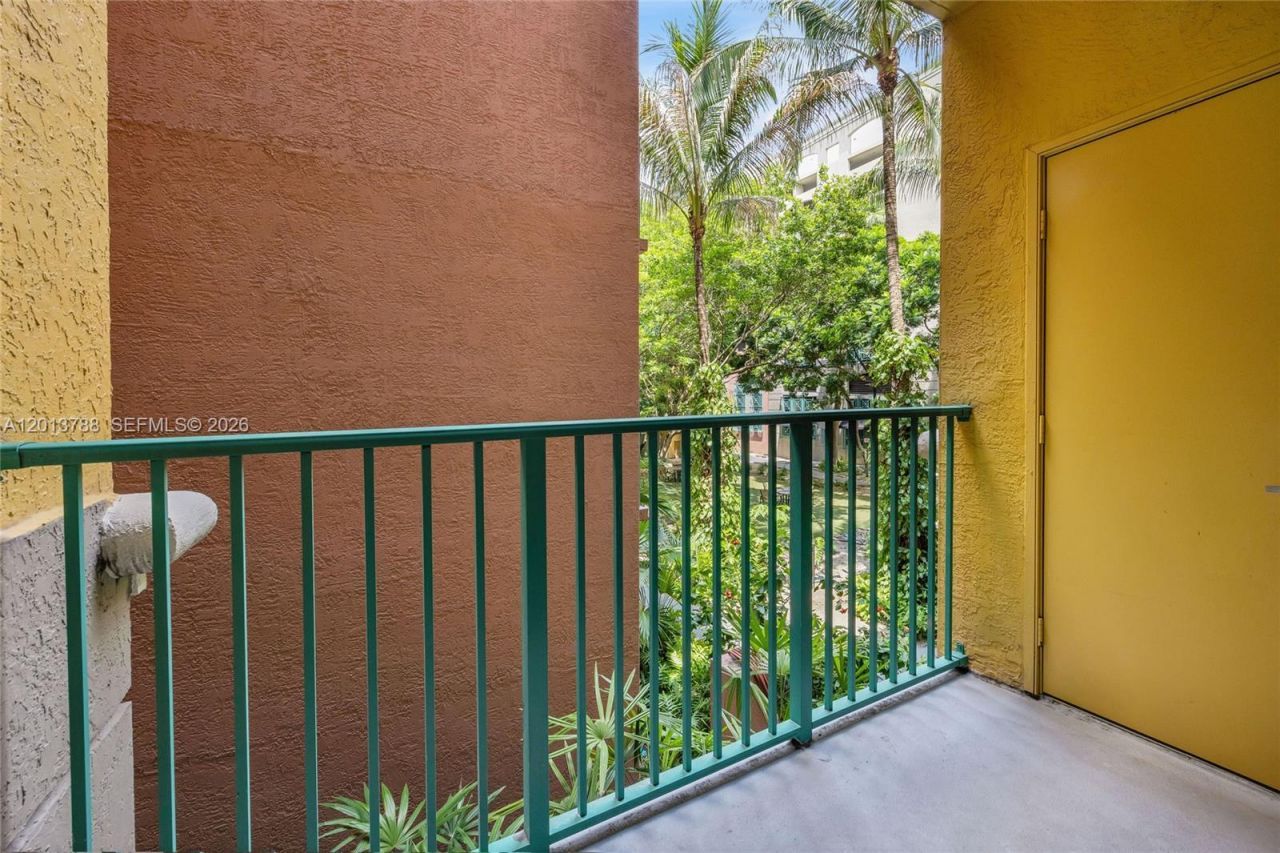 6001 SW 70th St, Unit 208, South Miami, FL 33143 Photo
