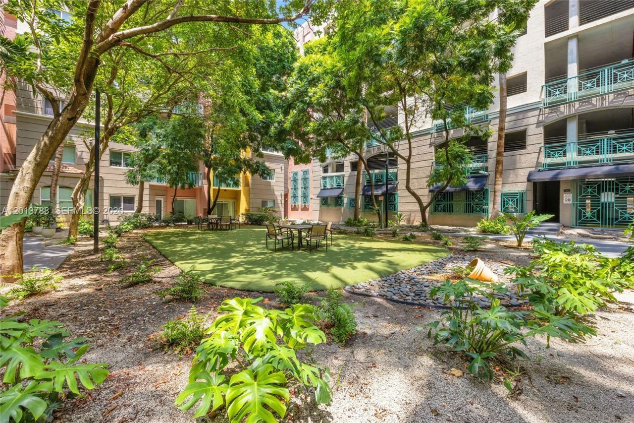 6001 SW 70th St, Unit 208, South Miami, FL 33143 Photo