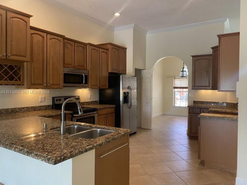 18430 NW 11th St, Pembroke Pines, FL 33029 Photo