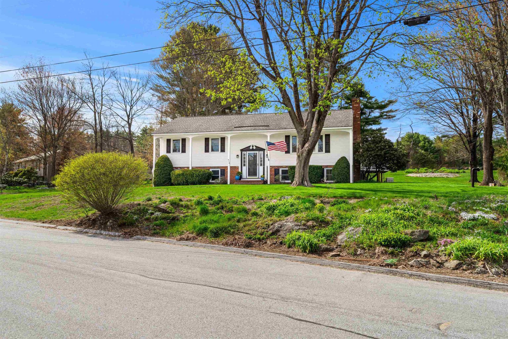 410 E View Drive, Pembroke, NH 03275 Main Photo