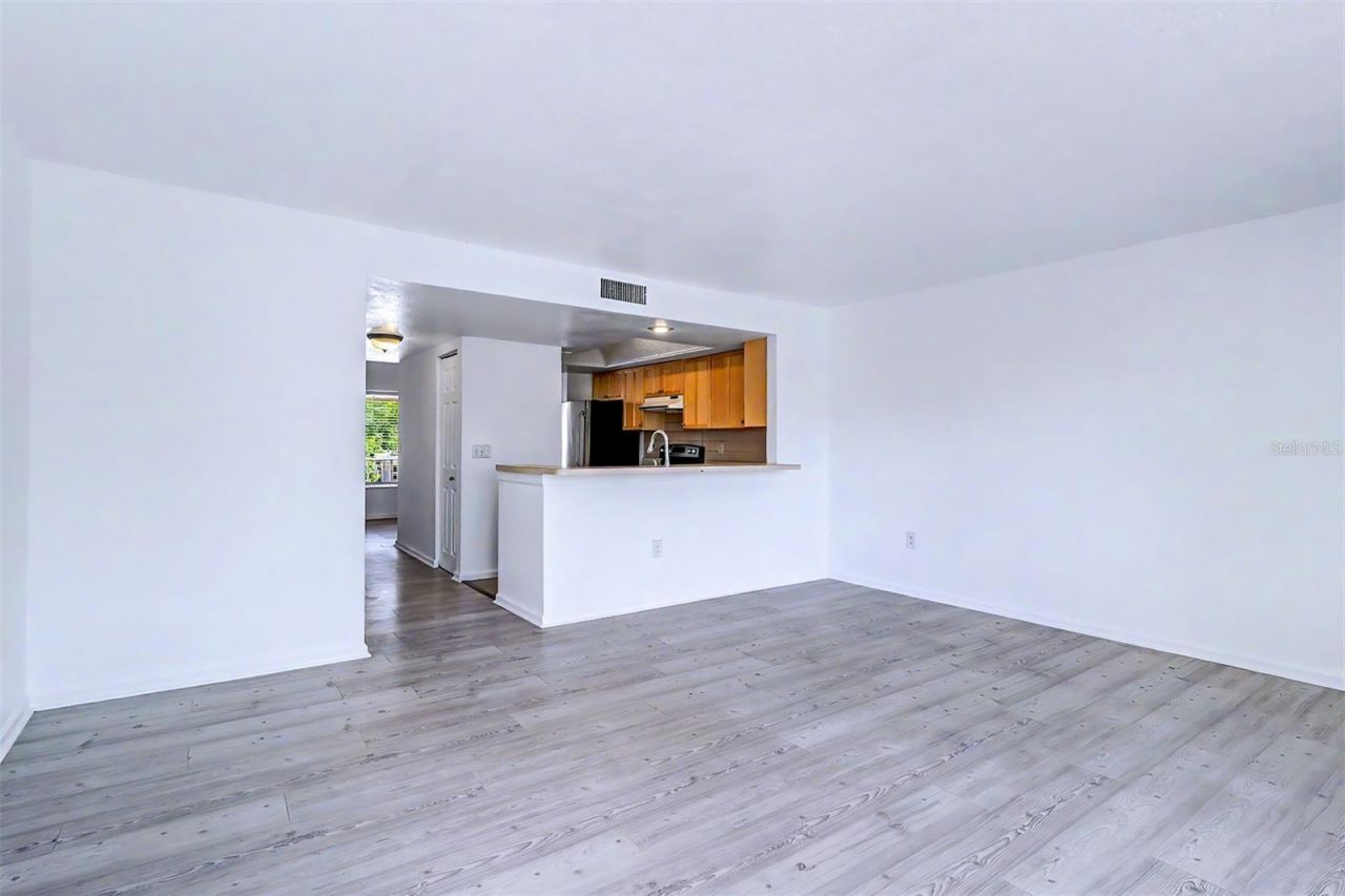 592 100th Avenue N, Unit 202, Saint Petersburg, FL 33702 Photo