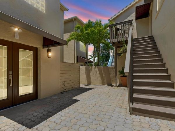 487 PINELLAS BAYWAY S, Unit 207, ST PETERSBURG, FL 33715