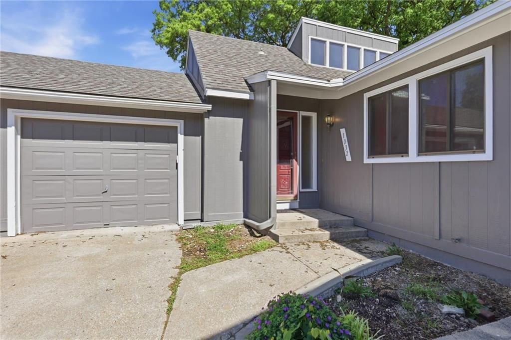1032 NW 70th Court, Kansas City, MO 64118 Main Photo