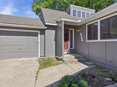 1032 NW 70TH Court, Kansas City, MO 64118