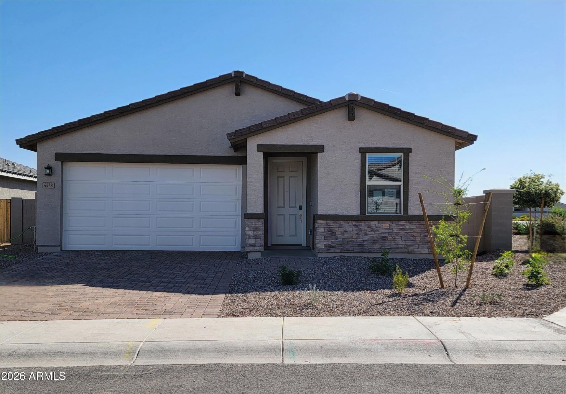 4438 W Hunter Trail, San Tan Valley, AZ 85144 Main Photo