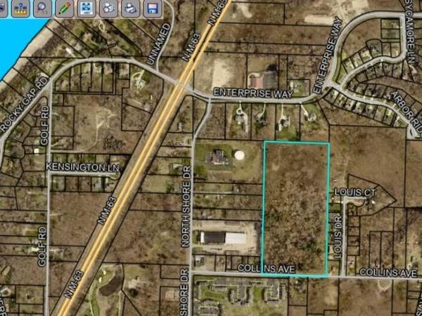255 Collins Avenue, Benton Harbor, MI 49022