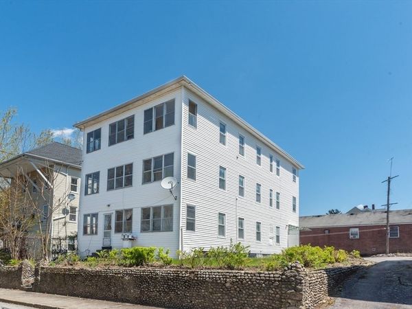 18 Pearl St, Webster, MA 01570