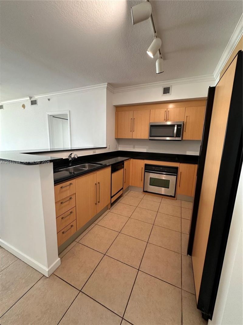 325 S Biscayne Blvd, Unit 2215, Miami, FL 33131 Photo