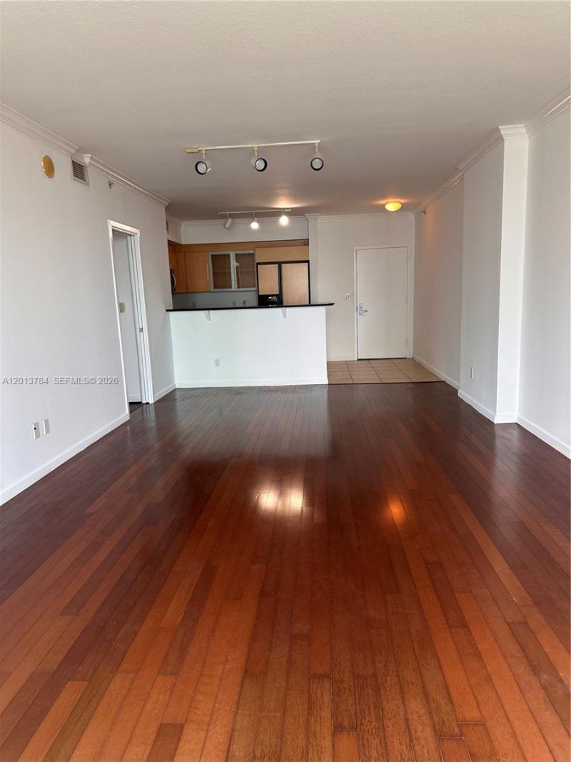325 S Biscayne Blvd, Unit 2215, Miami, FL 33131 Photo