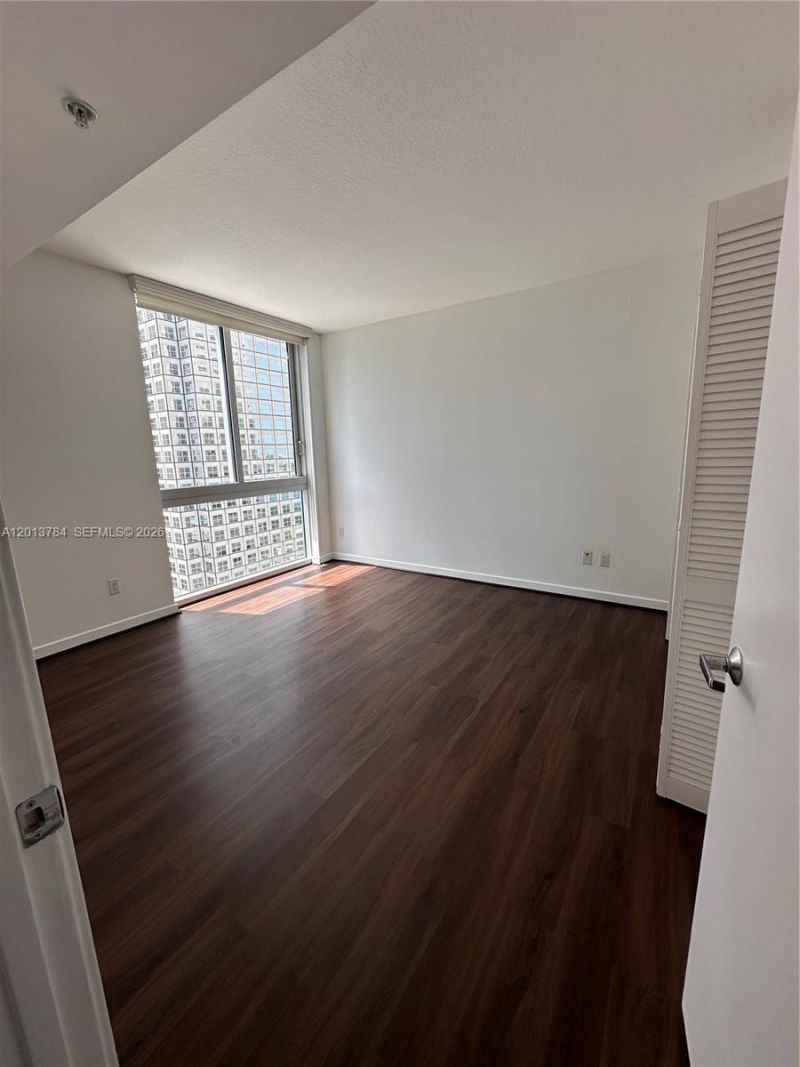 325 S Biscayne Blvd, Unit 2215, Miami, FL 33131 Photo