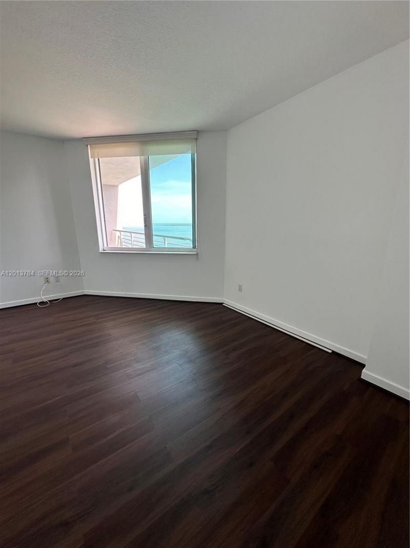 325 S Biscayne Blvd, Unit 2215, Miami, FL 33131 Photo