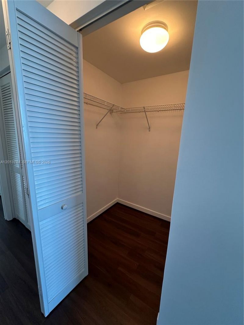 325 S Biscayne Blvd, Unit 2215, Miami, FL 33131 Photo